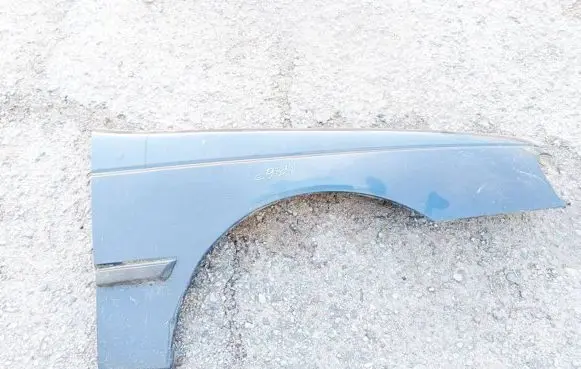 Peugeot 405 Fender Pilka