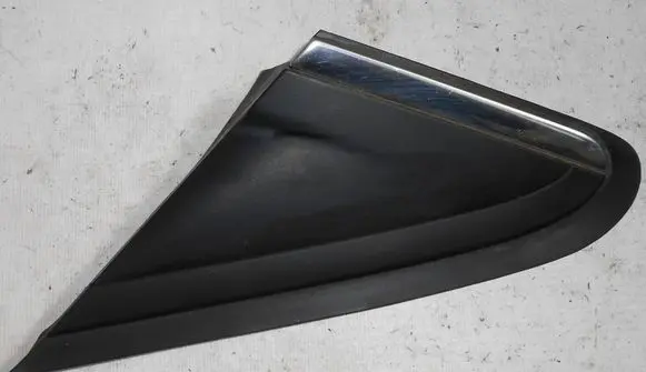 Peugeot 208 I Front arch trim 9675878380