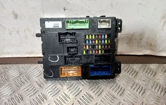 Ford Escape III Comfort/convenience module F1FT14A073SF