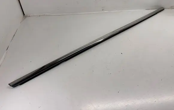 Volkswagen Tiguan Allspace Front door trim (molding) 5NA853332A2ZZ 5NA853332A