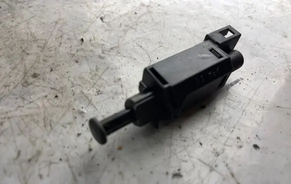 Volkswagen Golf IV Brake pedal sensor switch 927189d