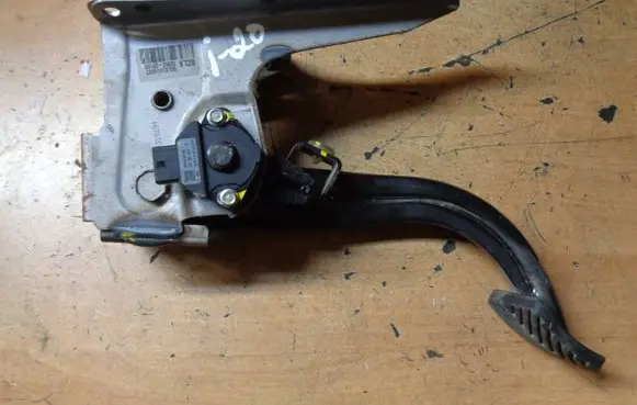 Clutch pedal