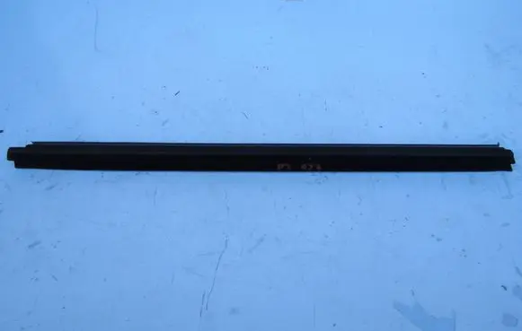 Volvo XC60 Side skirt front trim 