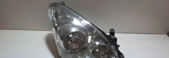 Toyota Corolla Verso AR10 Headlight/headlamp 7105 HB412V510