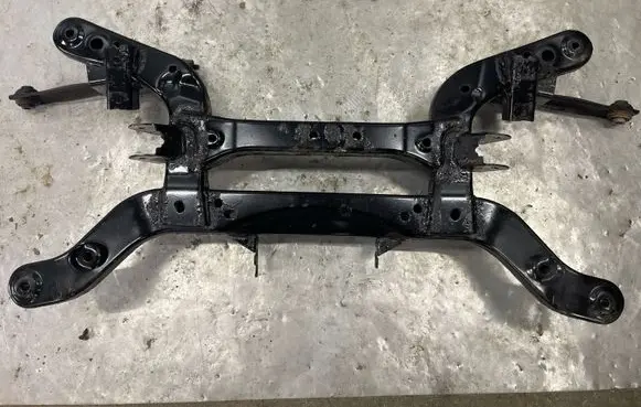 Opel Insignia A Rear axle beam