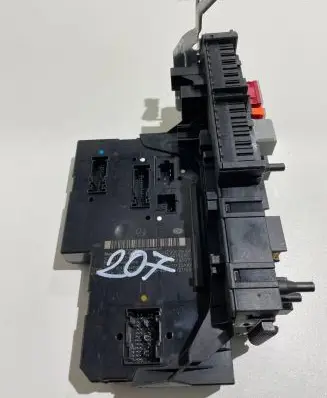 Mercedes-Benz E C207 W207 Fuse module a2129003922