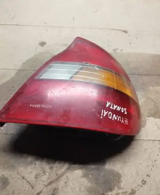 Hyundai Sonata Rear/tail lights R92402345