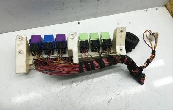 BMW X5 E53 Fuse module 61138383720