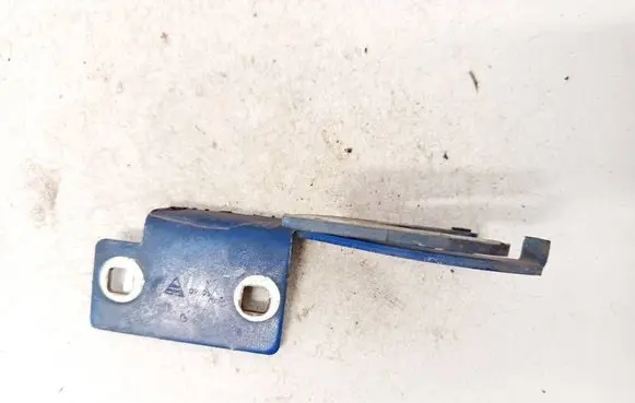 Engine bonnet/hood hinges