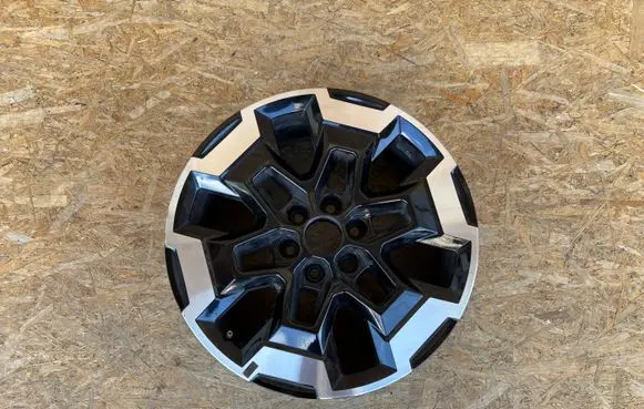 Nissan Navara D23 R18 alloy rim 5JU3CWA58 KK8552T