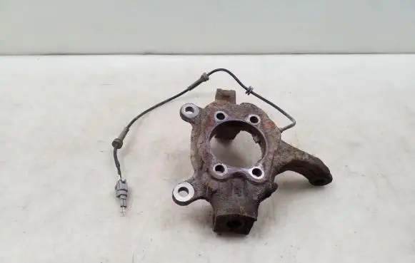 Nissan X-Trail T31 Front wheel hub spindle knuckle