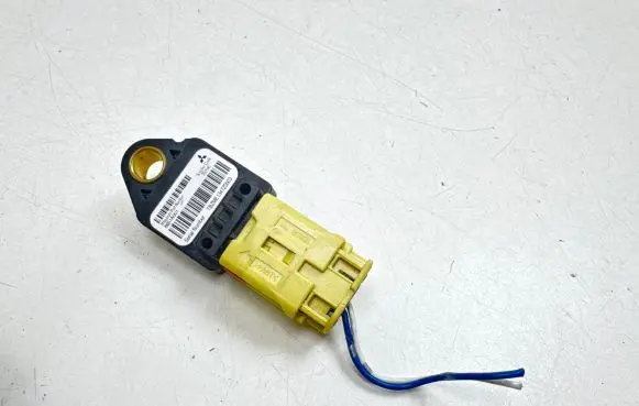 Mitsubishi Outlander Airbag deployment crash/impact sensor 8651A001 39754C TBZME134ZZ0503