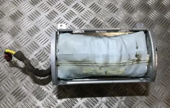 Mitsubishi Carisma Passenger airbag 570605100f