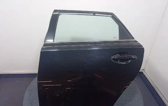 Toyota Auris E180 Rear door 