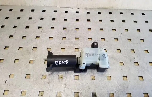 Fuel tank cap lock