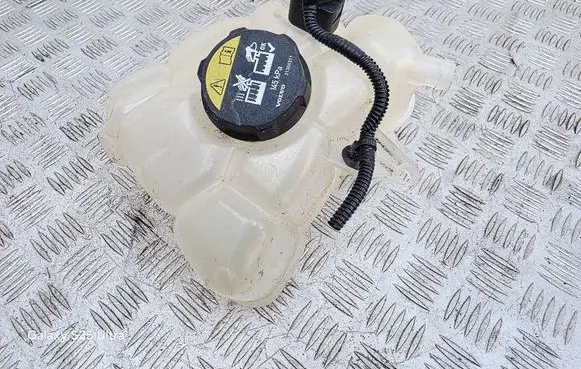 Coolant expansion tank/reservoir