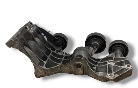 Mercedes-Benz A W169 Generator/alternator bracket A6402021040
