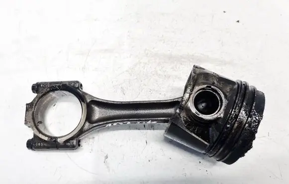 Volkswagen Polo IV 9N3 Piston with connecting rod 045f