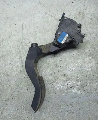 Audi A6 S6 C5 4B Accelerator throttle pedal 8D1723523F