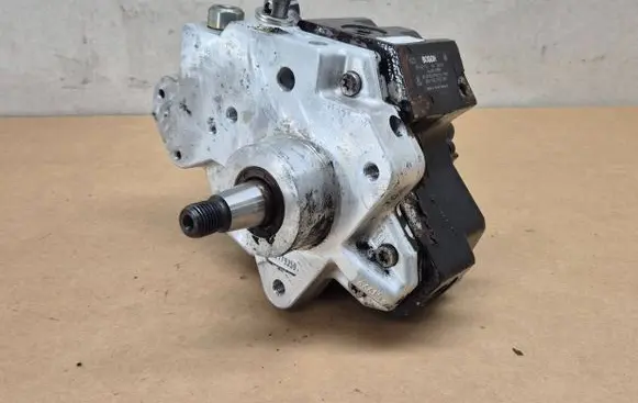 Audi A6 S6 C6 4F Fuel injection high pressure pump 059130755E 0445010090