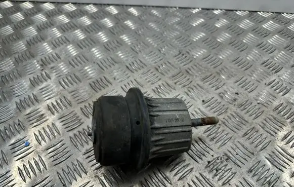 Lexus GS 300 350 430 450H Engine mount bracket