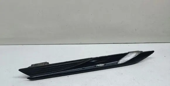 BMW 6 F12 F13 Front fender indicator light 72218600 7221862