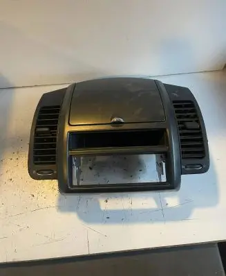 Nissan Note (E11) Glove box 6844759U000