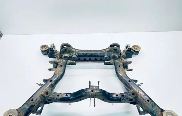 Volkswagen Touareg II Rear subframe 7P6599030D 7P0500041