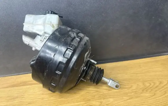 BMW 3 E90 E91 Brake booster 29677592901