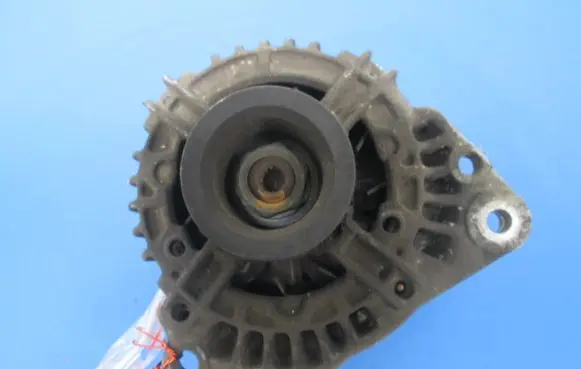Seat Ibiza II (6k) Generator/alternator 037903025L