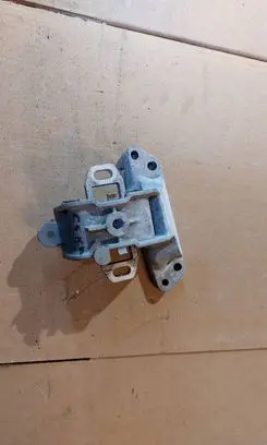 Citroen C5 Engine mount bracket