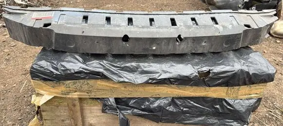 Volvo V70 Front bumper support beam 30763392