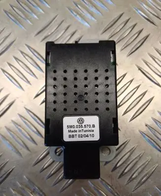 Volkswagen Golf VI Aerial antenna amplifier 5M0035570B