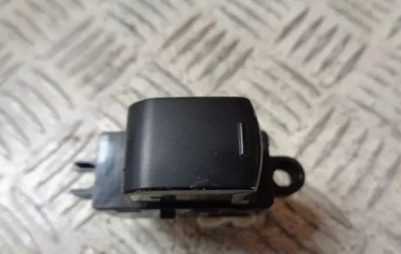 Nissan Note (E12) Electric window control switch 3708SN