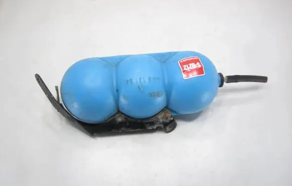 Vacuum air tank