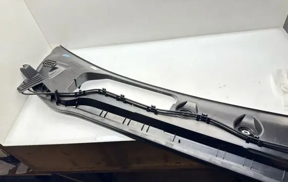 Land Rover Evoque I Wiper trim 7954666