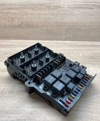 Chrysler Voyager Fuse module P4707794