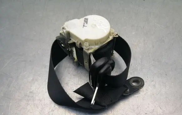 Ford Focus Front seatbelt 33017492B 4M51A61295AK 33031800