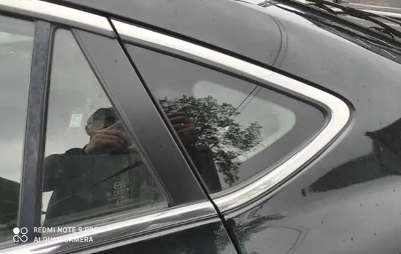 Mazda 6 Front triangle window/glass 