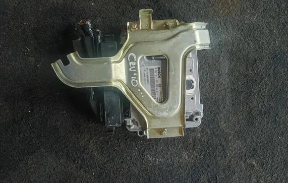 Honda CR-V Engine control unit/module 0281013633