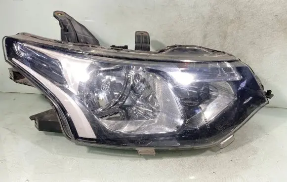 Mitsubishi Outlander Headlight/headlamp