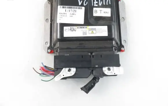 Mazda 3 II Engine control unit/module R2AJ18881D