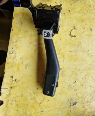 Volkswagen Touran I Wiper control stalk 1K0953519B