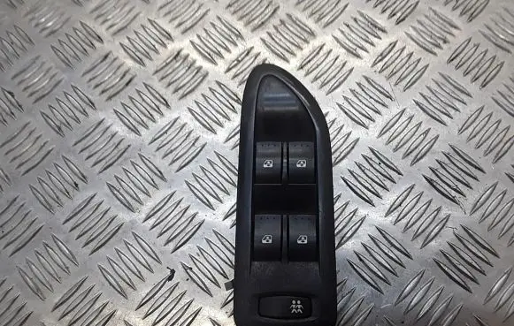 Renault Laguna II Electric window control switch 26515