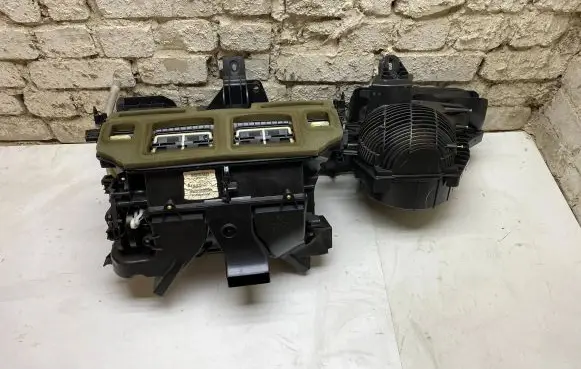 Dodge Charger Interior heater climate box assembly P68245177AE