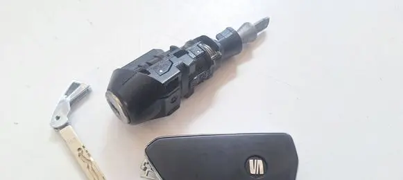 Seat Leon IV Ignition key/card 