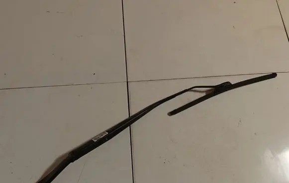 Opel Antara Front wiper blade arm 