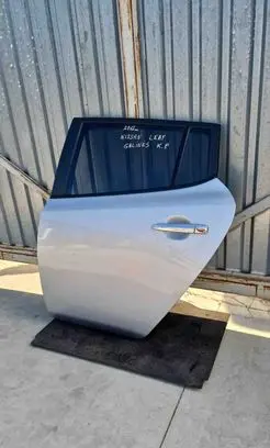 Nissan Leaf I (ZE0) Rear door