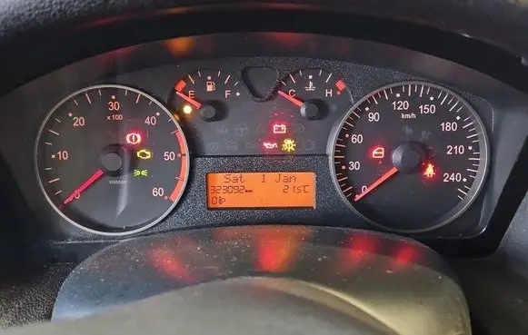 Speedometer (instrument cluster)