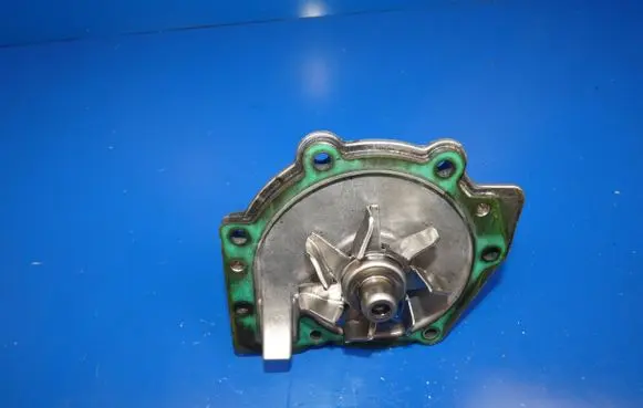 Volvo XC90 Water pump 31368420